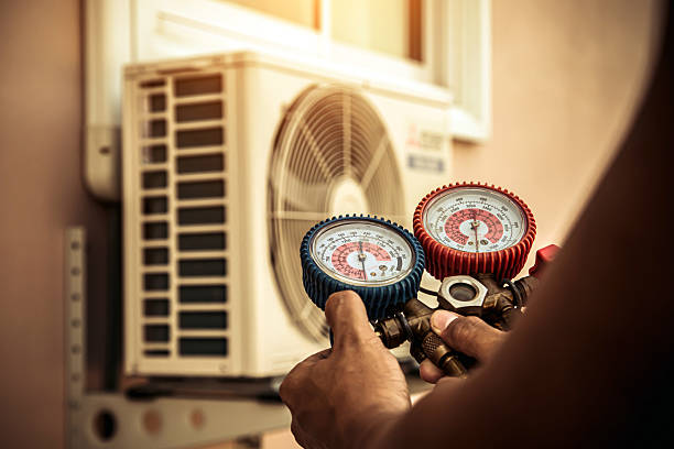Professional Hvac technician working in Belleville, WI
